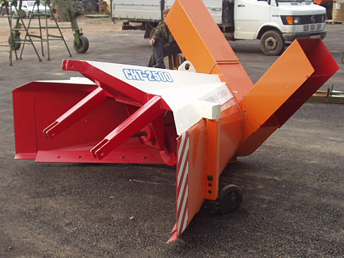 Фрезерно-роторный снегоочиститель СНТ-2500